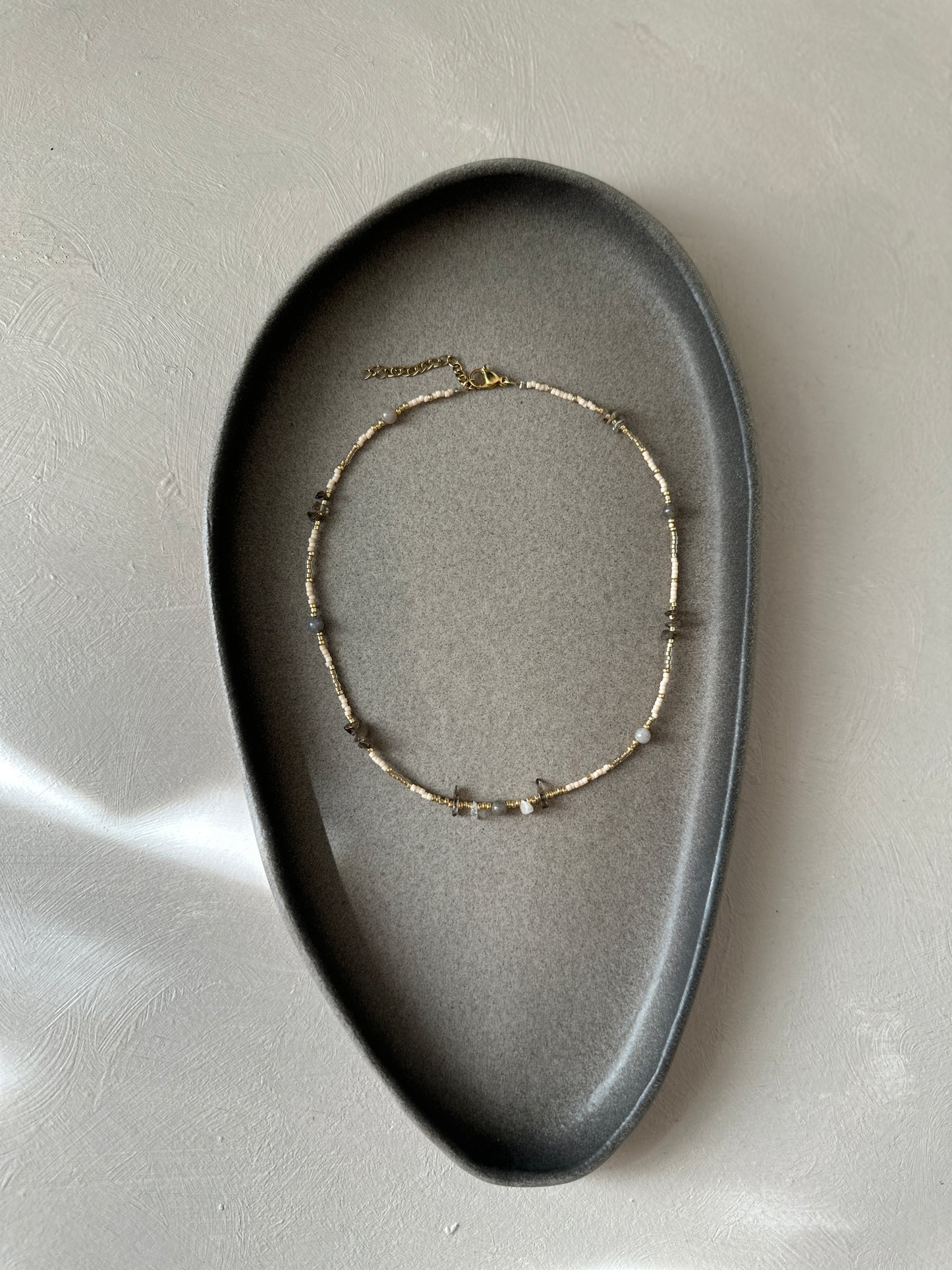 Necklace | Touch of gray