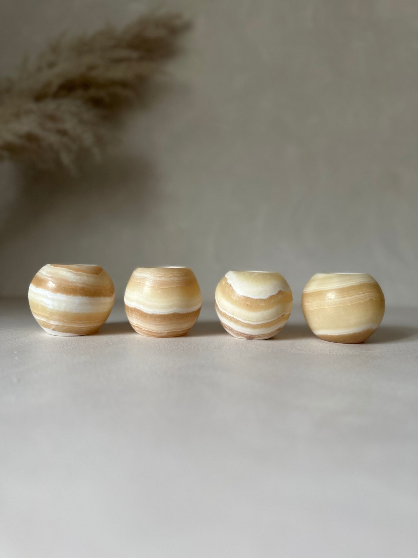 Alabaster | Dara