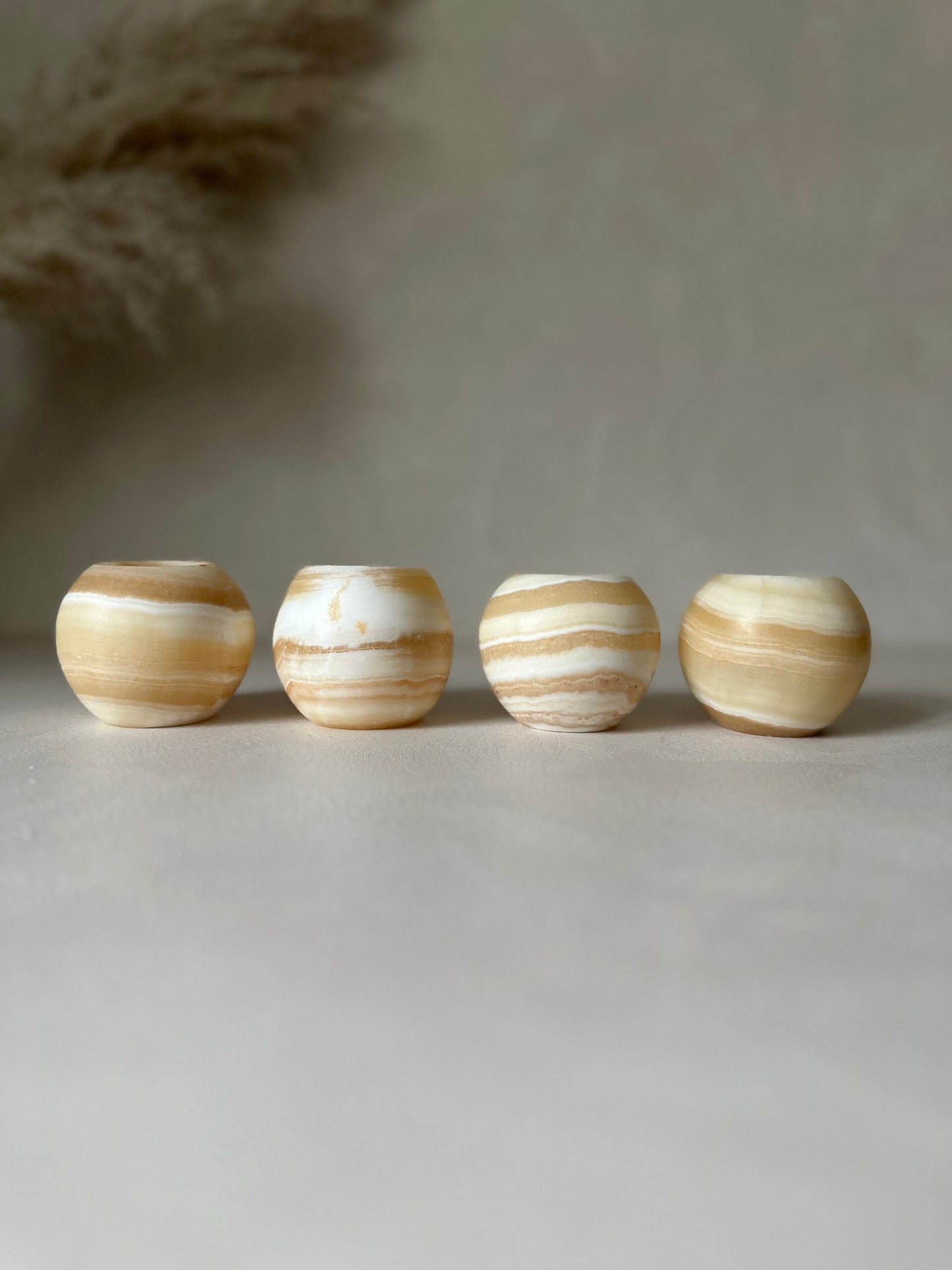 Alabaster | Dara