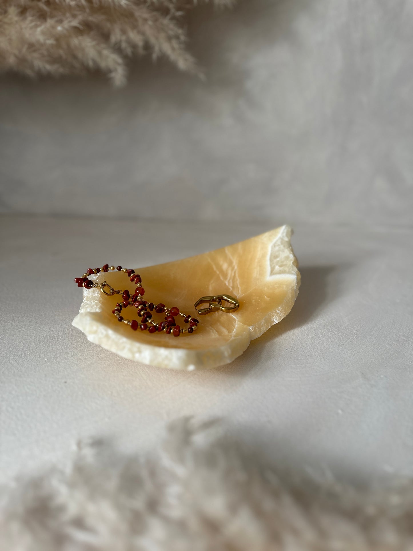 Alabaster Raw | Large 8