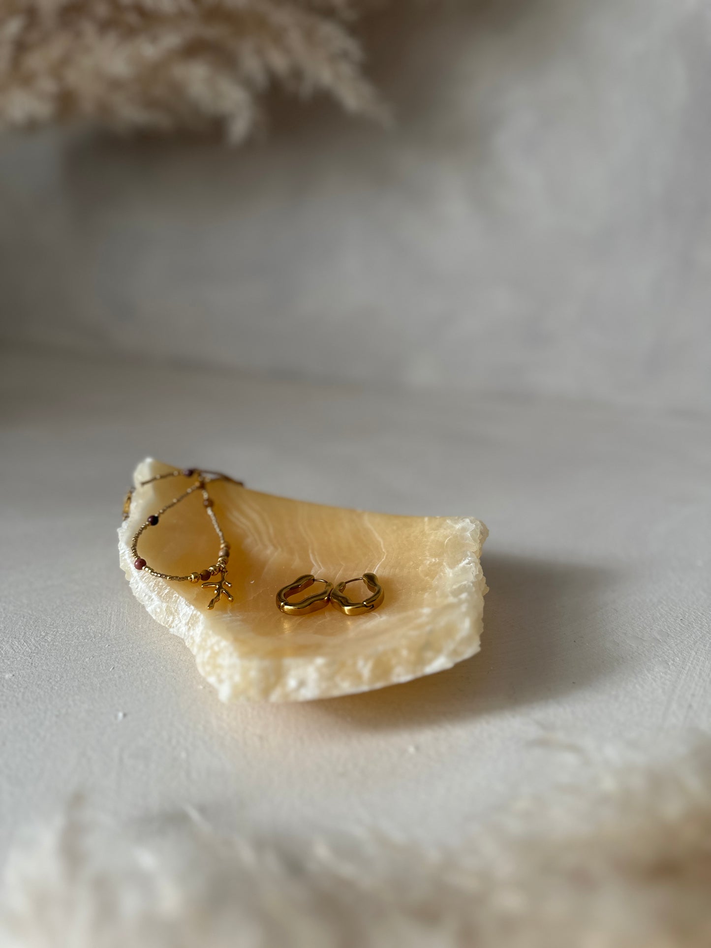 Alabaster Raw | Medium 7