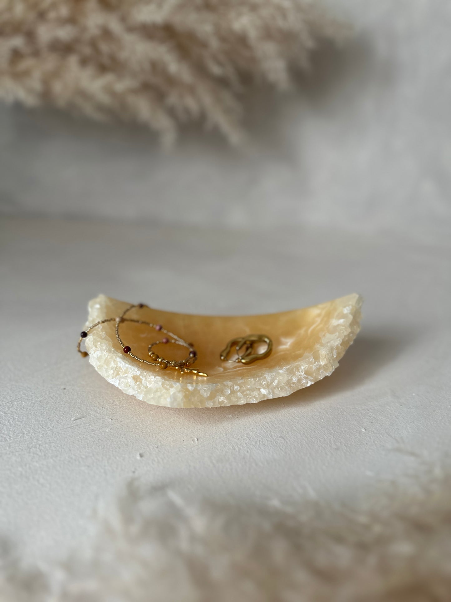 Alabaster Raw | Medium 1