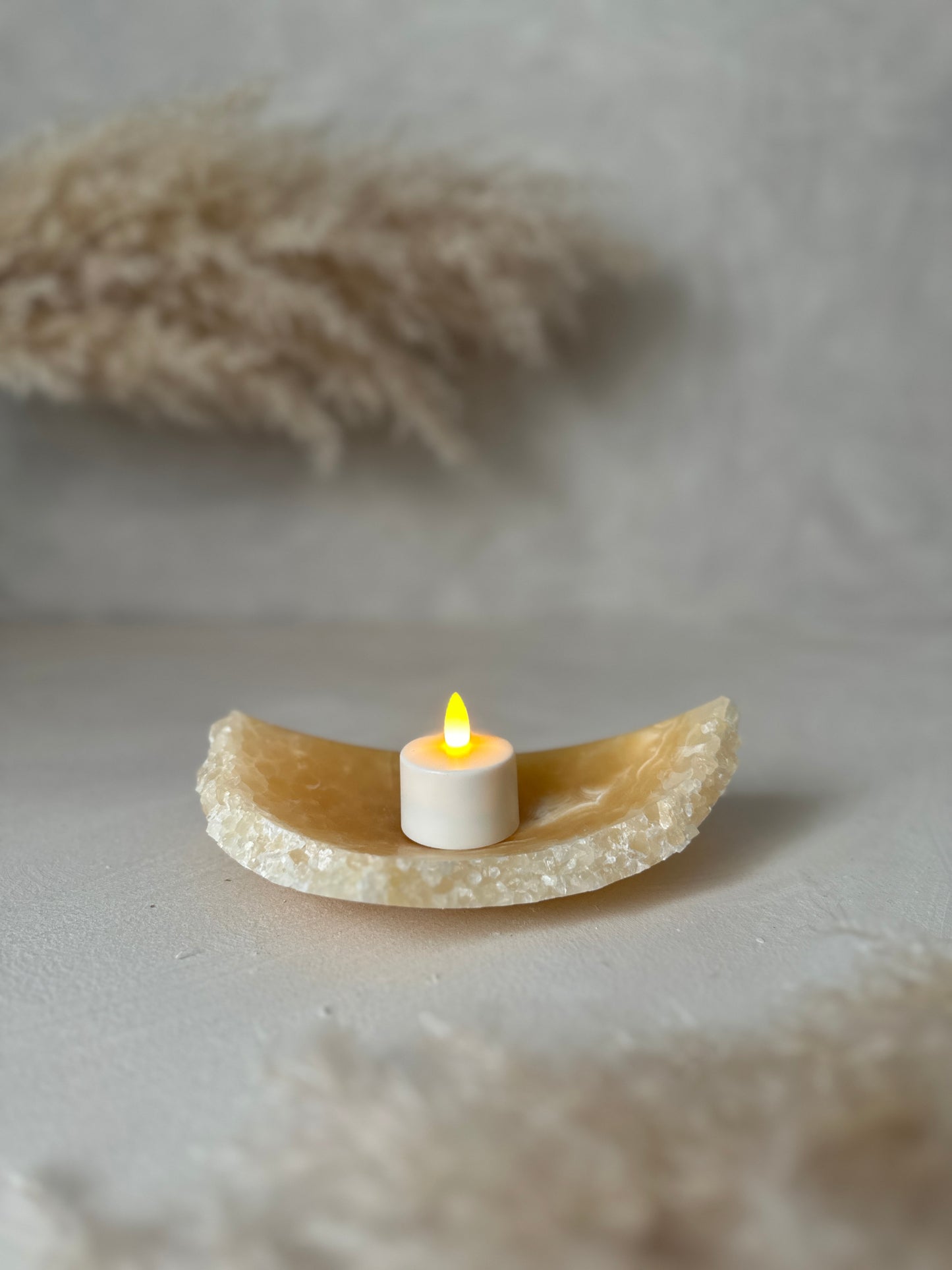 Alabaster Raw | Medium 1