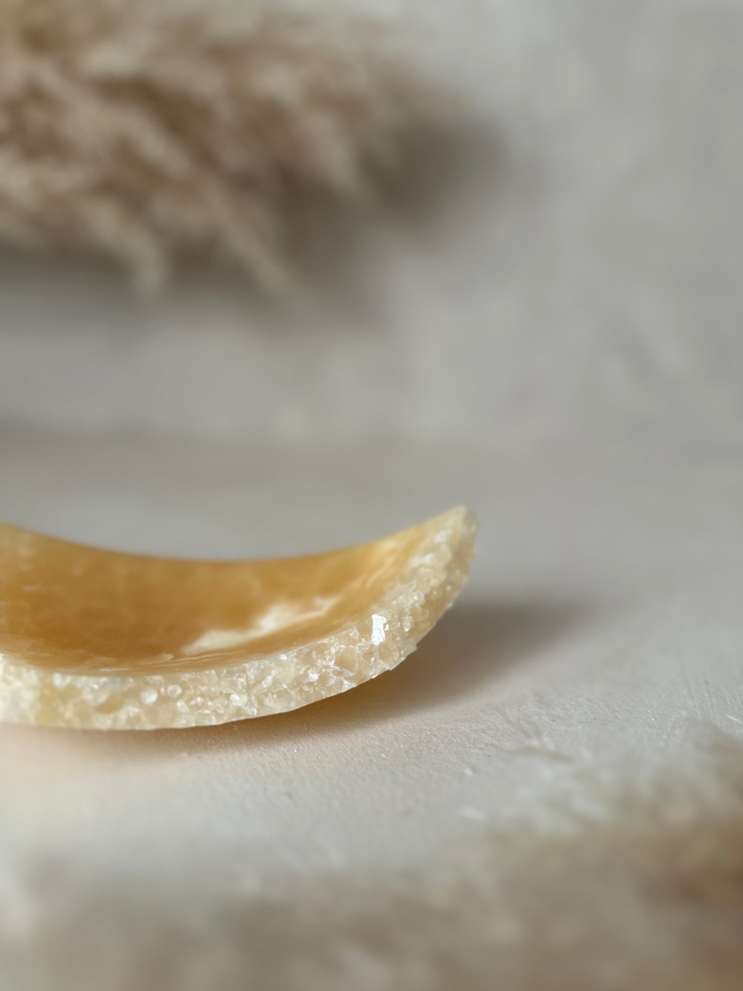 Alabaster Raw | Medium 1