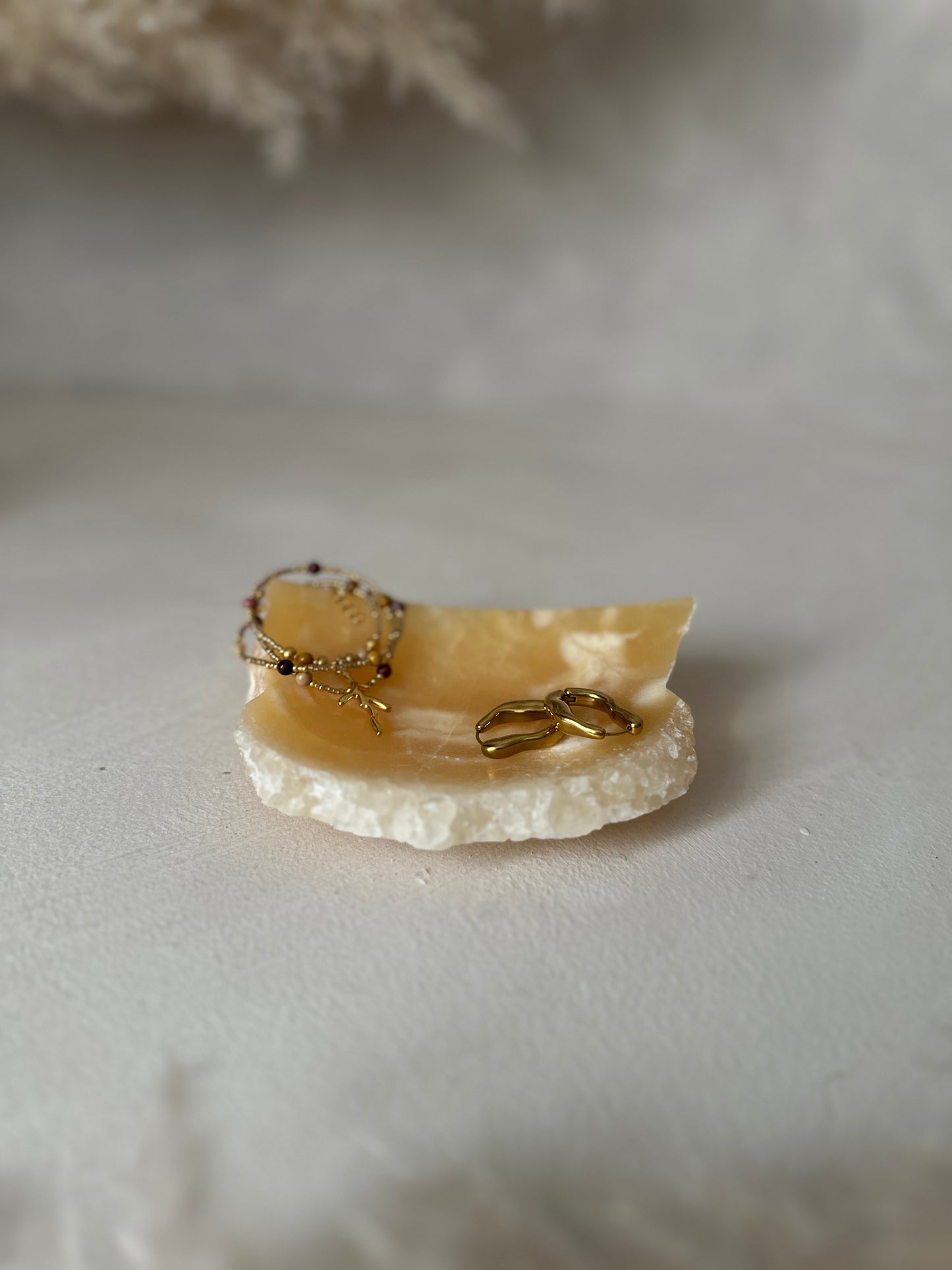 Alabaster Raw | Medium 4
