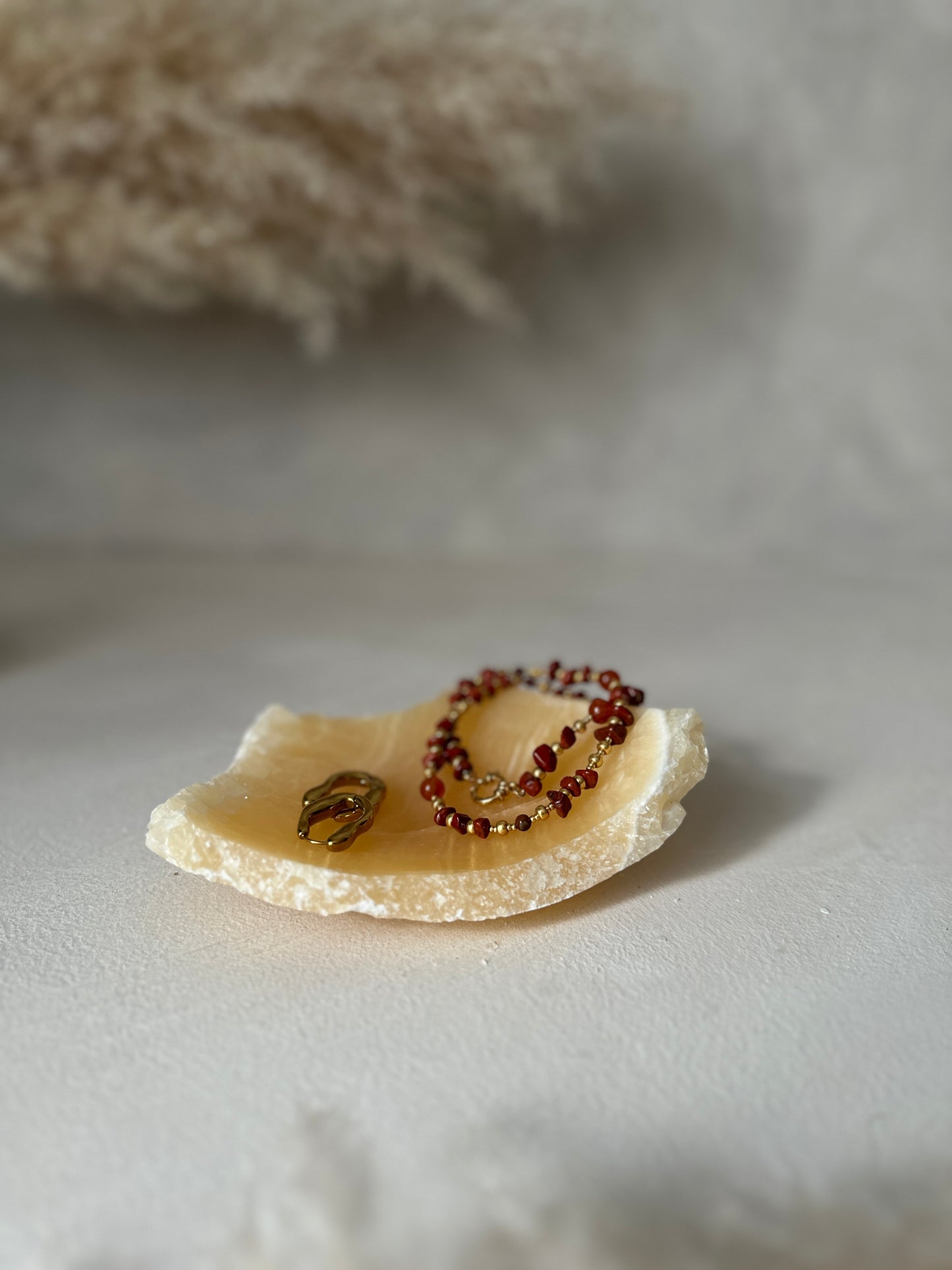 Alabaster Raw | Medium 8