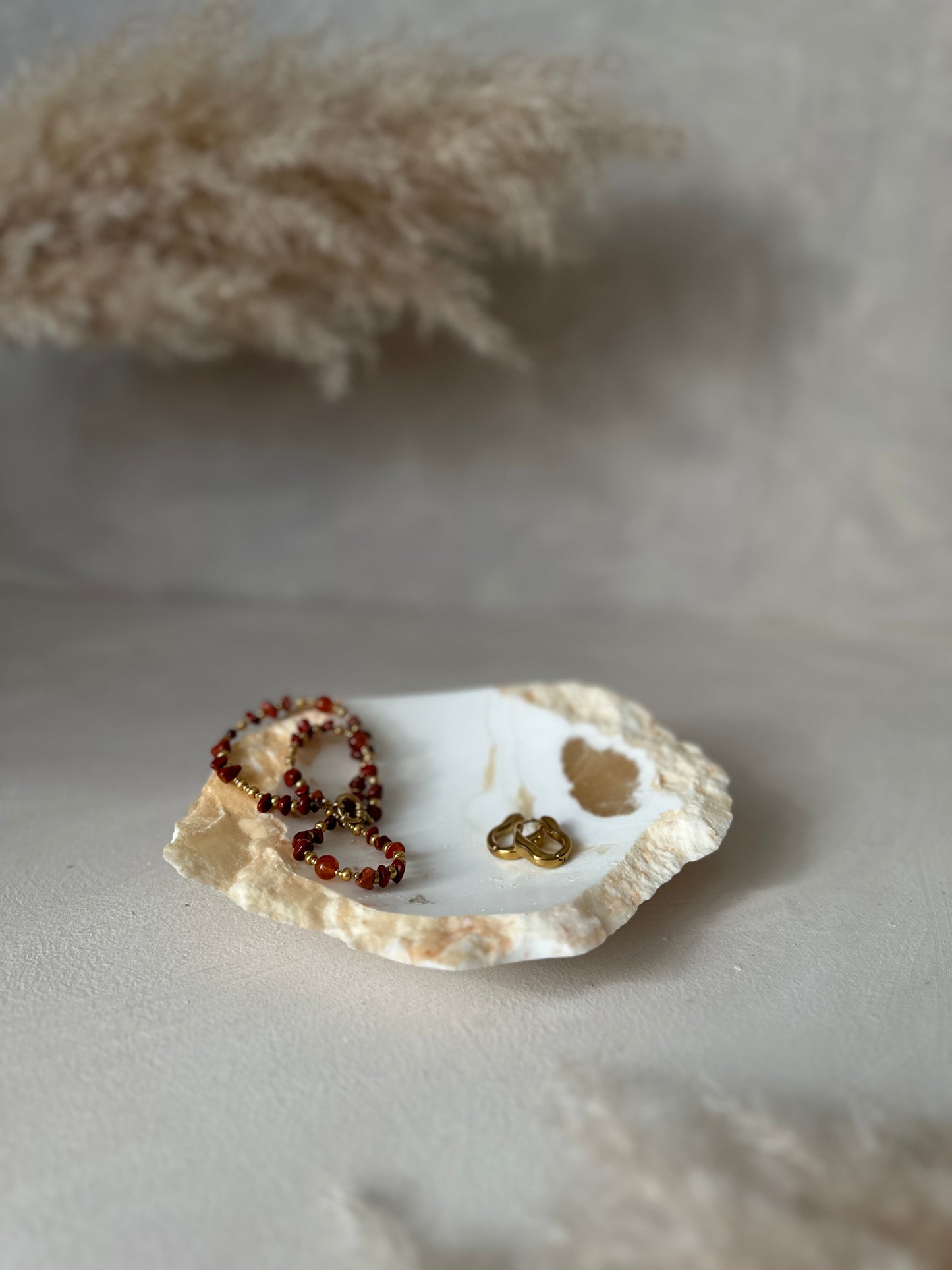 Alabaster Raw | Large 4