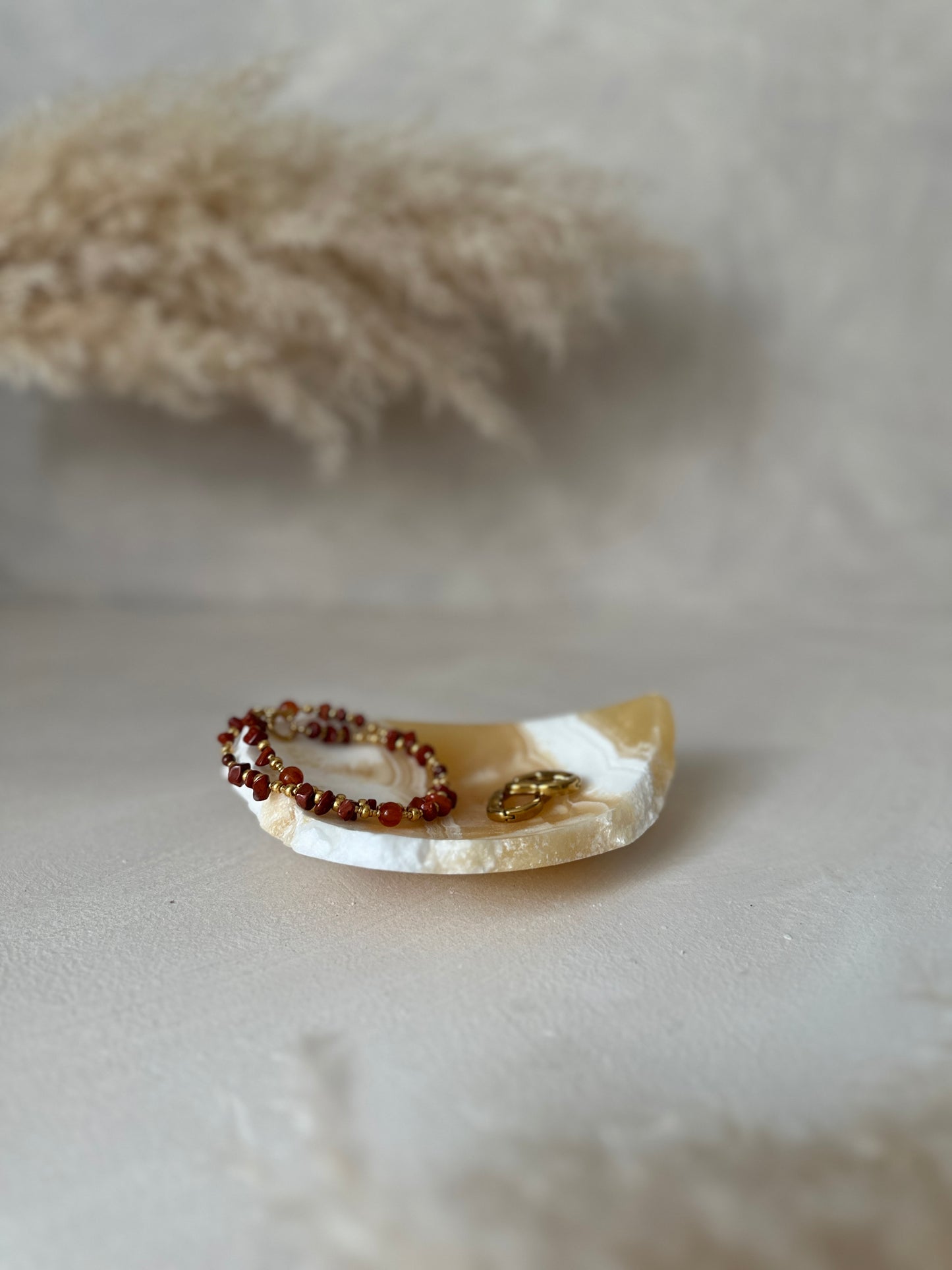 Alabaster Raw | Medium 9