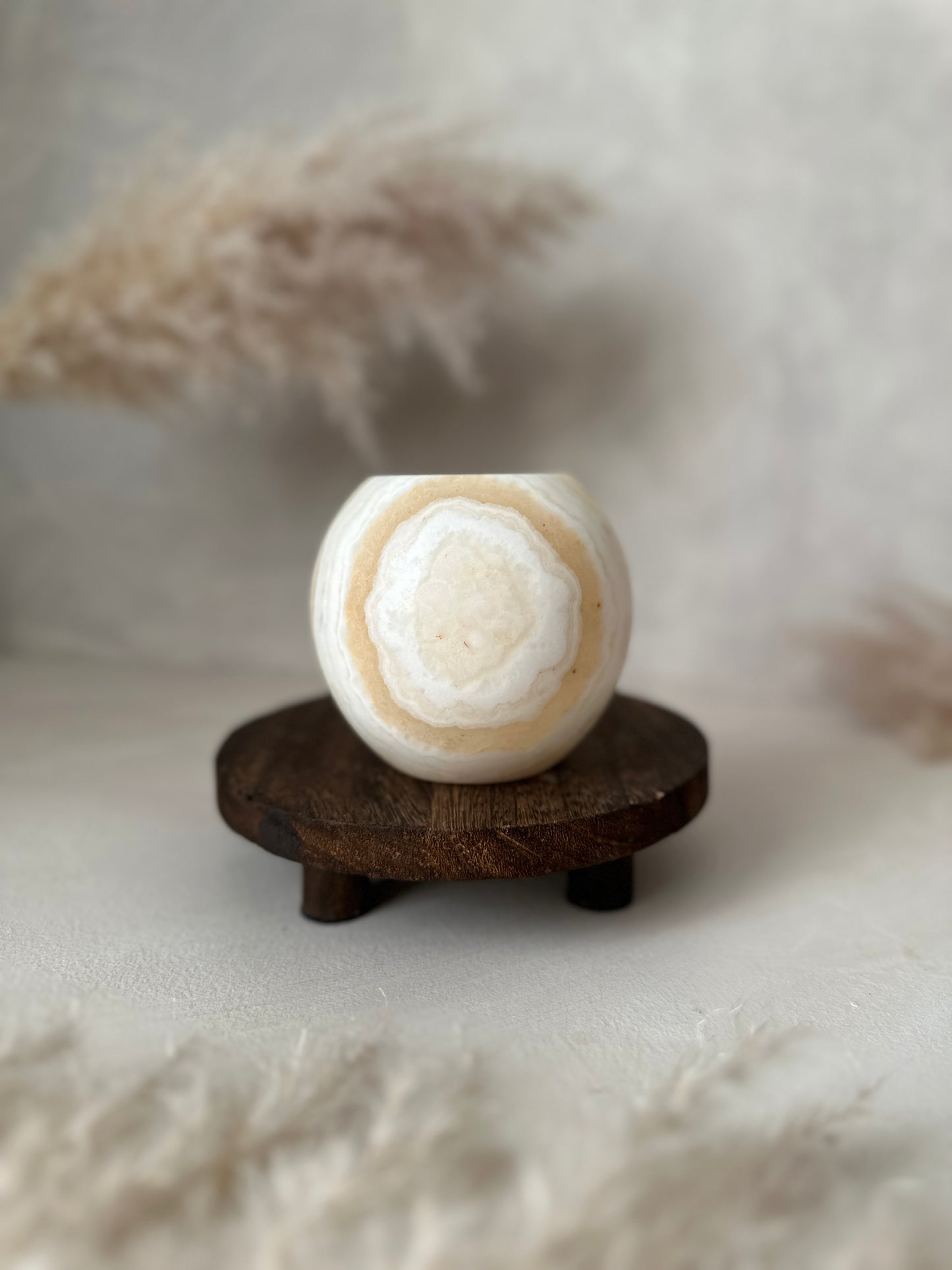 Alabaster | Solis