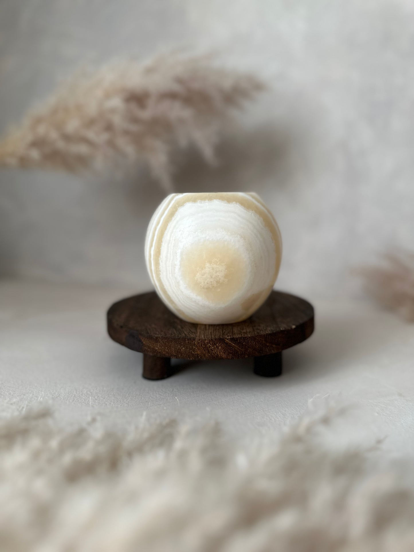 Alabaster | Solis