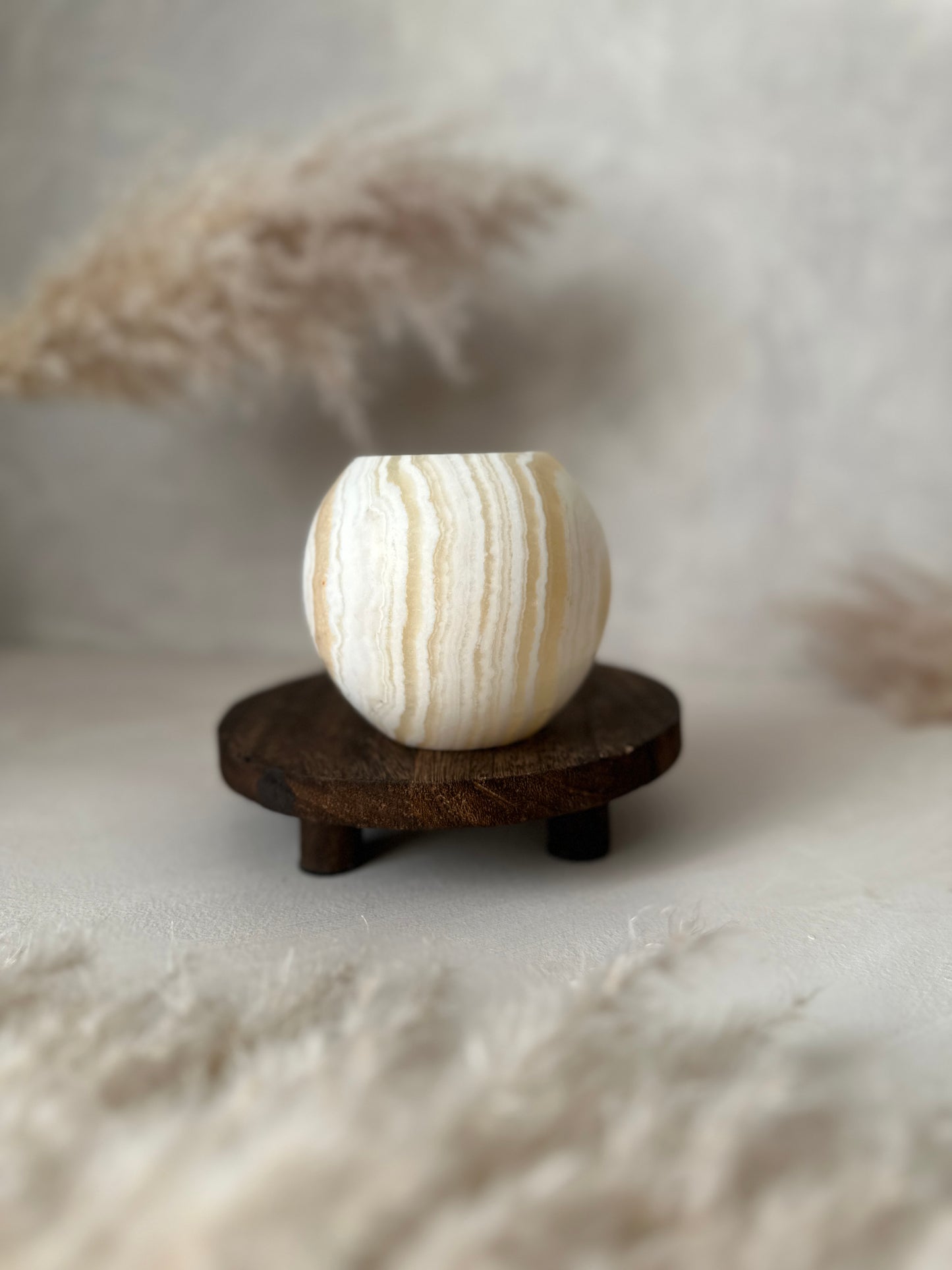 Alabaster | Solis