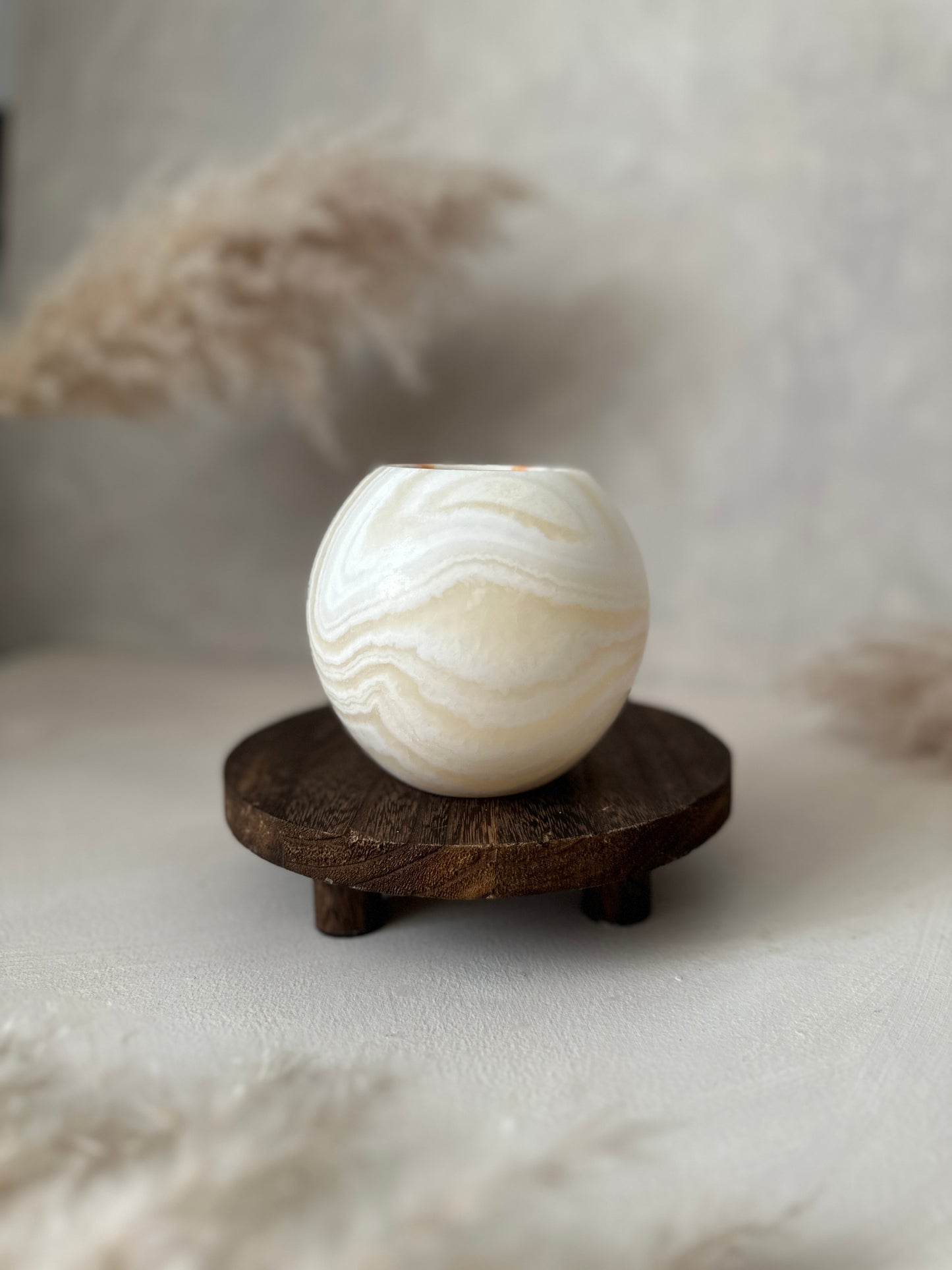 Helle Oberfläche betont den Roya the Brand Maira Kerzenhalter klar